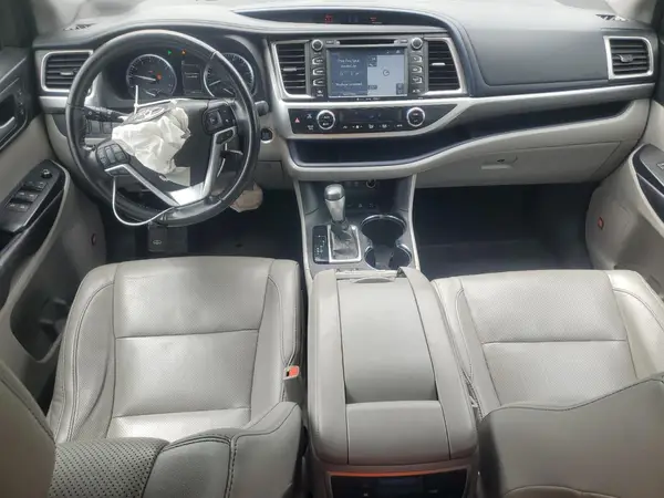 5TDDZRFH9HS370705 2017 TOYOTA HIGHLANDER - Image 8