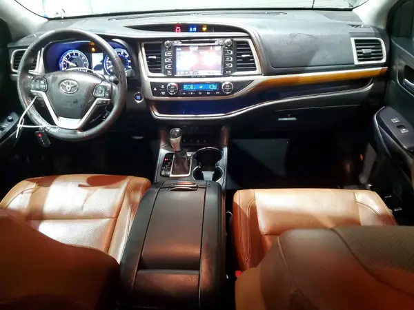 5TDDZRFH9HS371711 2017 TOYOTA HIGHLANDER - Image 8