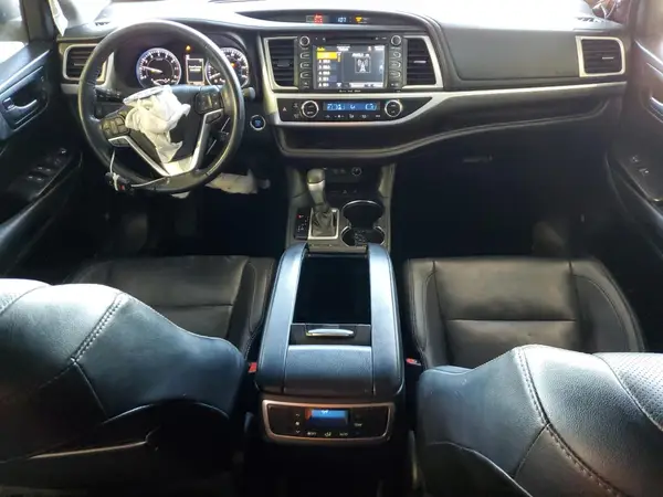 5TDDZRFH9HS372289 2017 TOYOTA HIGHLANDER - Image 8
