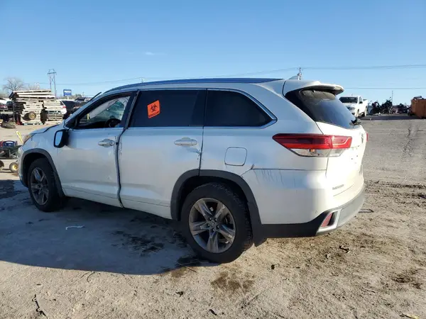 5TDDZRFH9HS377749 2017 TOYOTA HIGHLANDER - Image 2