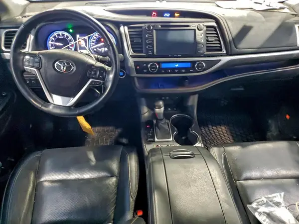 5TDDZRFH9HS378917 2017 TOYOTA HIGHLANDER - Image 8