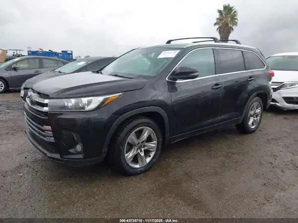 5TDDZRFH9HS380280 2017 TOYOTA HIGHLANDER - Image 2