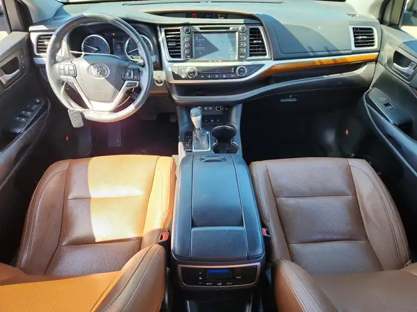 5TDDZRFH9HS384149 2017 TOYOTA HIGHLANDER - Image 8