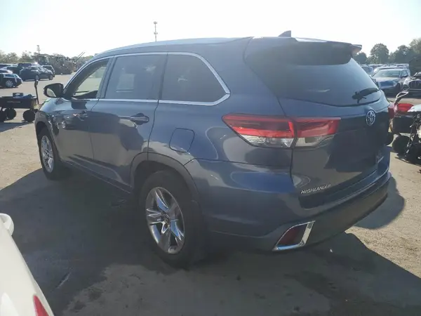 5TDDZRFH9HS391912 2017 TOYOTA HIGHLANDER - Image 2