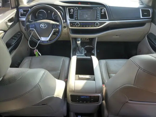 5TDDZRFH9HS391912 2017 TOYOTA HIGHLANDER - Image 8
