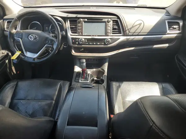 5TDDZRFH9HS396043 2017 TOYOTA HIGHLANDER - Image 8