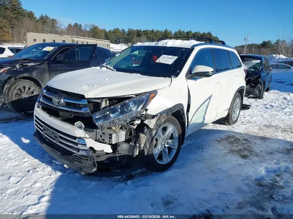 5TDDZRFH9HS405663 2017 TOYOTA HIGHLANDER - Image 2