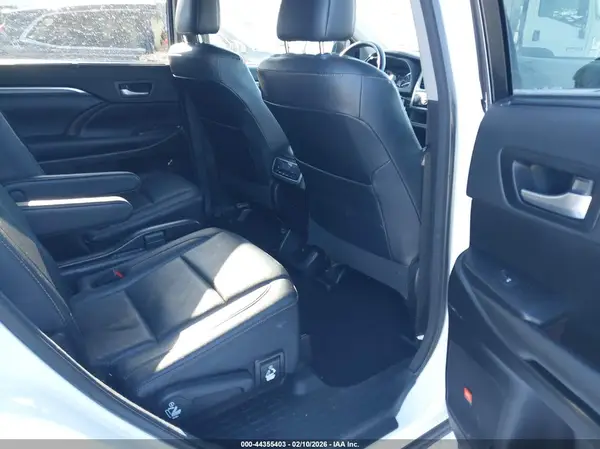 5TDDZRFH9HS405663 2017 TOYOTA HIGHLANDER - Image 8