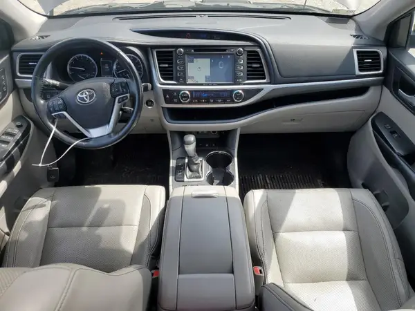 5TDDZRFH9HS418364 2017 TOYOTA HIGHLANDER - Image 8