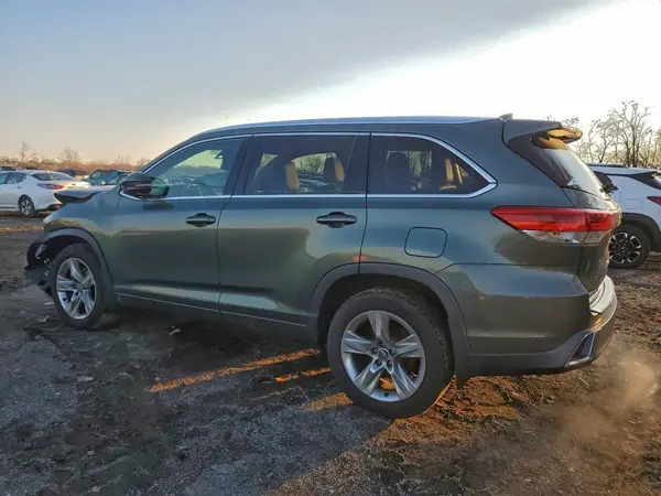 5TDDZRFH9HS421846 2017 TOYOTA HIGHLANDER - Image 2