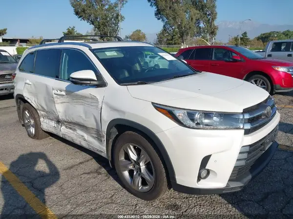 5TDDZRFH9HS429932 2017 TOYOTA HIGHLANDER - Image 1