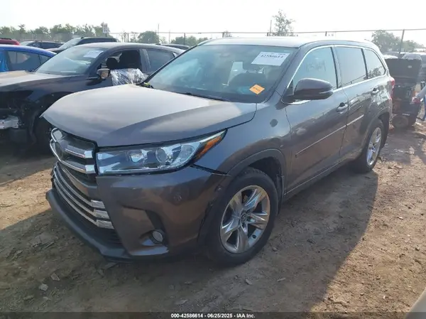 5TDDZRFH9HS432619 2017 TOYOTA HIGHLANDER - Image 2