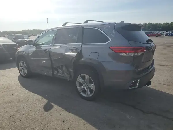 5TDDZRFH9HS438436 2017 TOYOTA HIGHLANDER - Image 2