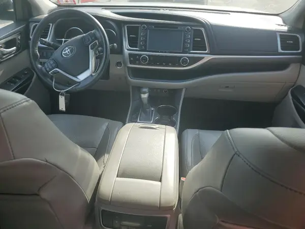 5TDDZRFH9HS438436 2017 TOYOTA HIGHLANDER - Image 8