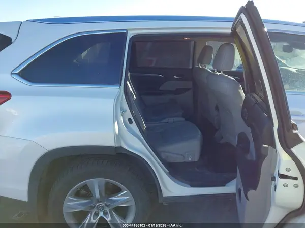 5TDDZRFH9HS450182 2017 TOYOTA HIGHLANDER - Image 8