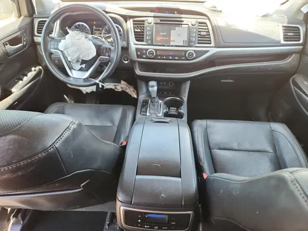 5TDDZRFH9HS453552 2017 TOYOTA HIGHLANDER - Image 8