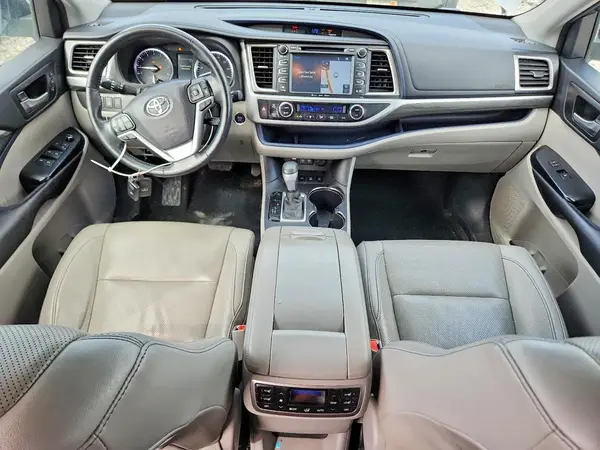 5TDDZRFH9HS454443 2017 TOYOTA HIGHLANDER - Image 8