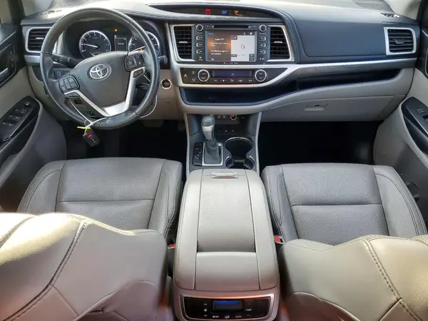 5TDDZRFH9HS456533 2017 TOYOTA HIGHLANDER - Image 8