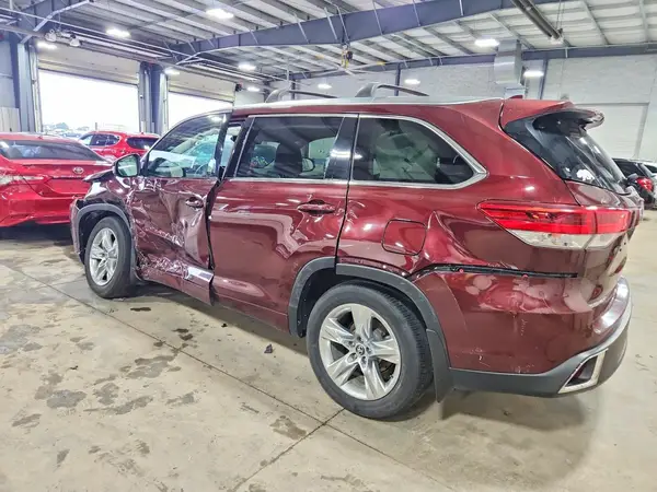 5TDDZRFH9HS460744 2017 TOYOTA HIGHLANDER - Image 2