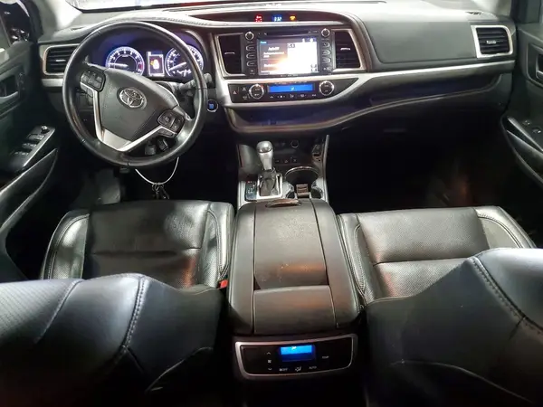 5TDDZRFH9HS460744 2017 TOYOTA HIGHLANDER - Image 8