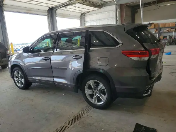 5TDDZRFH9HS462459 2017 TOYOTA HIGHLANDER - Image 2