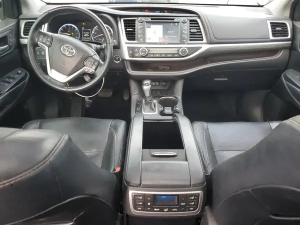 5TDDZRFH9HS466088 2017 TOYOTA HIGHLANDER - Image 8