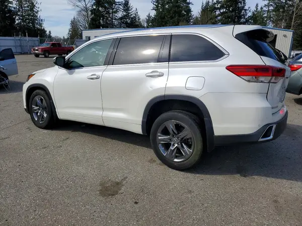 5TDDZRFH9HS481061 2017 TOYOTA HIGHLANDER - Image 2