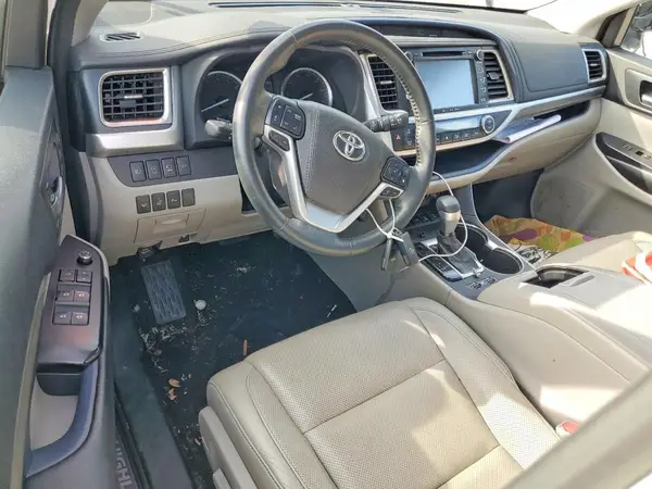 5TDDZRFH9HS481061 2017 TOYOTA HIGHLANDER - Image 8