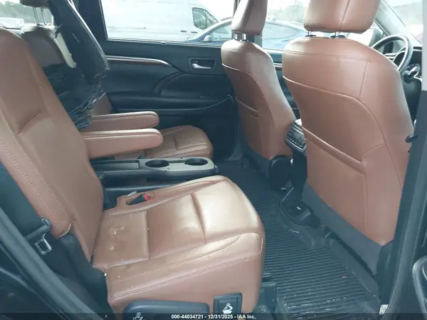 5TDDZRFH9HS483165 2017 TOYOTA HIGHLANDER - Image 8