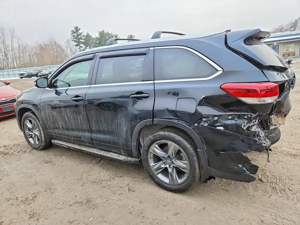 5TDDZRFH9JS805082 2018 TOYOTA HIGHLANDER - Image 2