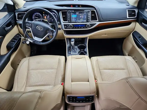 5TDDZRFH9JS805082 2018 TOYOTA HIGHLANDER - Image 8