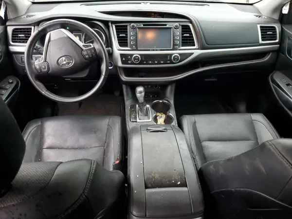 5TDDZRFH9JS805292 2018 TOYOTA HIGHLANDER - Image 8