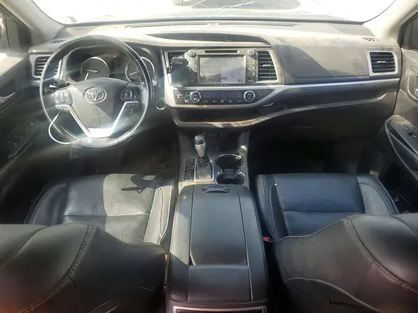 5TDDZRFH9JS808709 2018 TOYOTA HIGHLANDER - Image 8