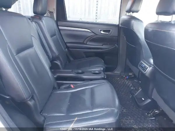 5TDDZRFH9JS818608 2018 TOYOTA HIGHLANDER - Image 8