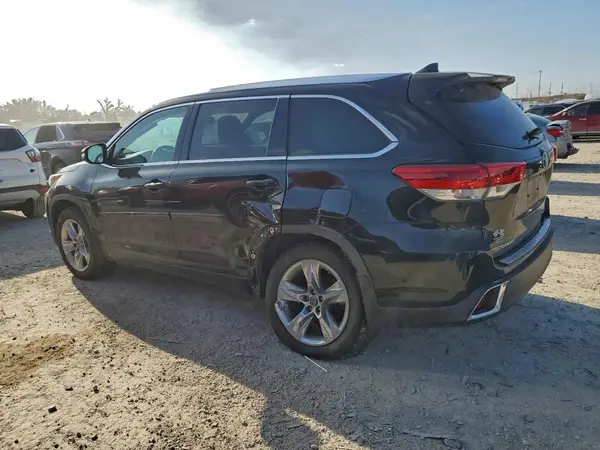 5TDDZRFH9JS824179 2018 TOYOTA HIGHLANDER - Image 2