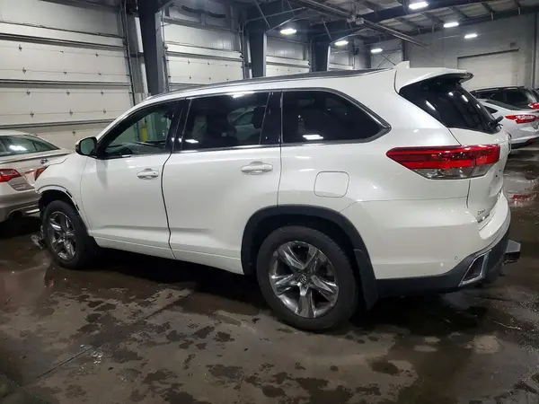 5TDDZRFH9JS831715 2018 TOYOTA HIGHLANDER - Image 2