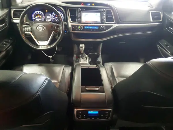 5TDDZRFH9JS831715 2018 TOYOTA HIGHLANDER - Image 8