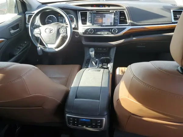 5TDDZRFH9JS834713 2018 TOYOTA HIGHLANDER - Image 8