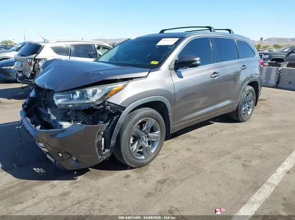 5TDDZRFH9JS854895 2018 TOYOTA HIGHLANDER - Image 2