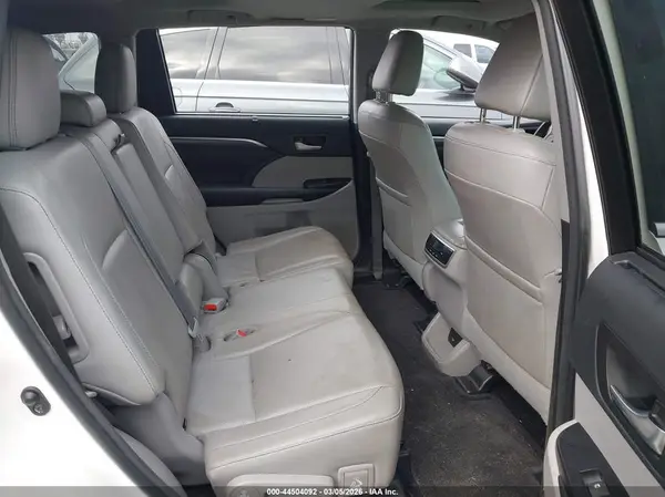 5TDDZRFH9JS859353 2018 TOYOTA HIGHLANDER - Image 8