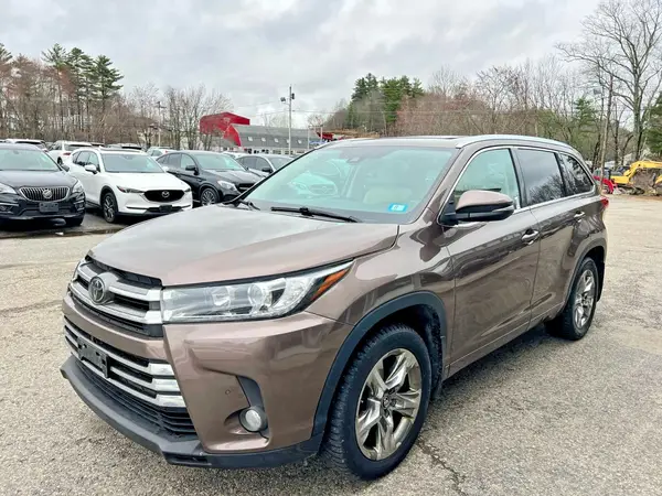 5TDDZRFH9JS862155 2018 TOYOTA HIGHLANDER - Image 2