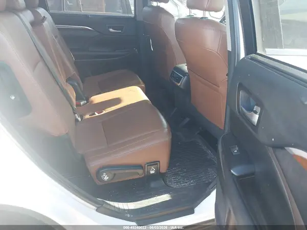 5TDDZRFH9JS865492 2018 TOYOTA HIGHLANDER - Image 8