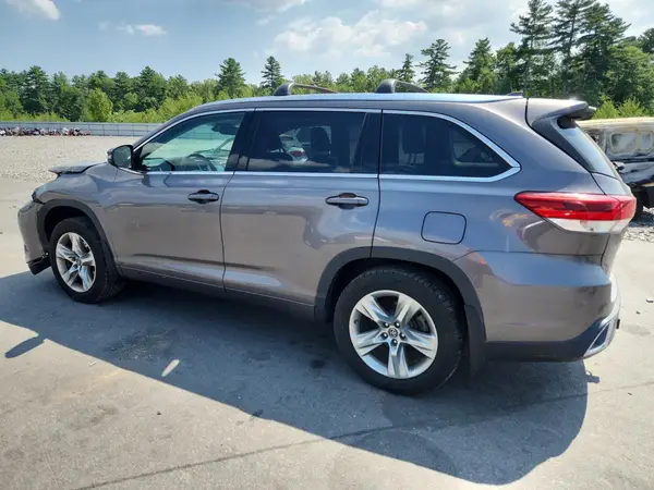 5TDDZRFH9JS867386 2018 TOYOTA HIGHLANDER - Image 2