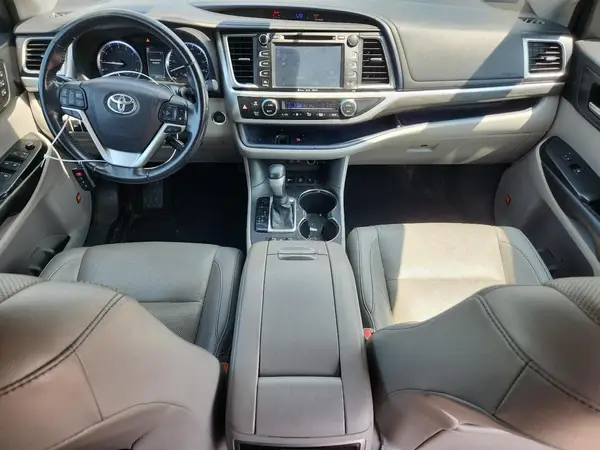 5TDDZRFH9JS867386 2018 TOYOTA HIGHLANDER - Image 8