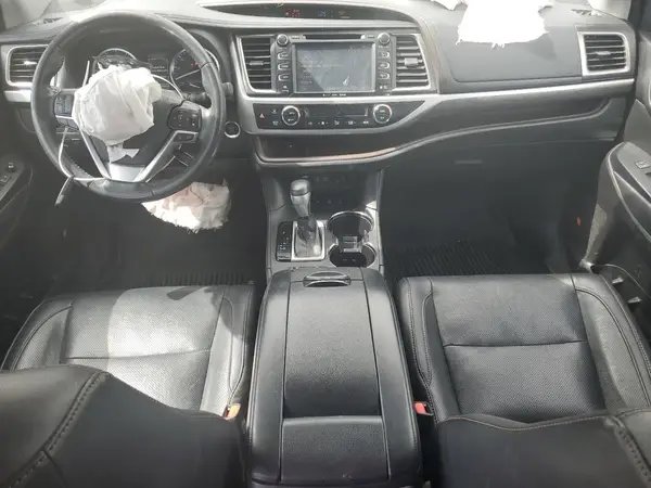 5TDDZRFH9JS868585 2018 TOYOTA HIGHLANDER - Image 8