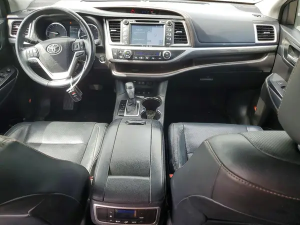 5TDDZRFH9JS888013 2018 TOYOTA HIGHLANDER - Image 8