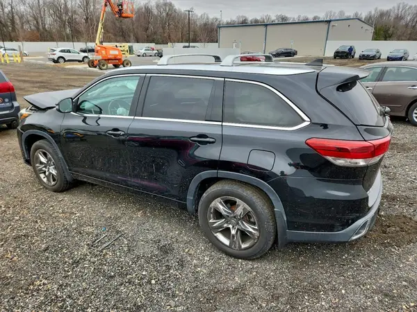 5TDDZRFH9JS888321 2018 TOYOTA HIGHLANDER - Image 2