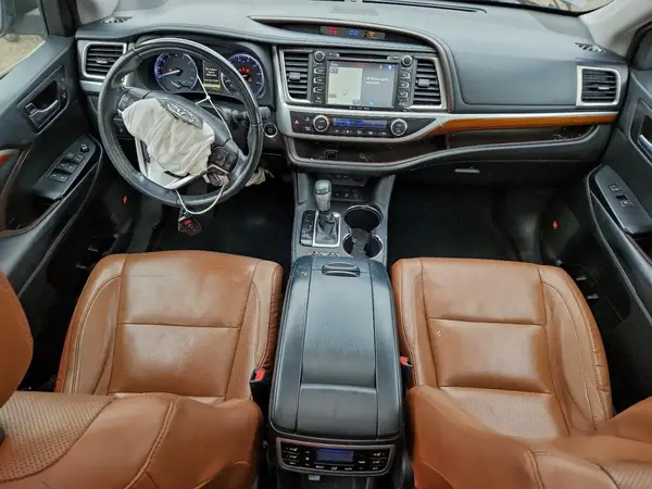 5TDDZRFH9JS888321 2018 TOYOTA HIGHLANDER - Image 8