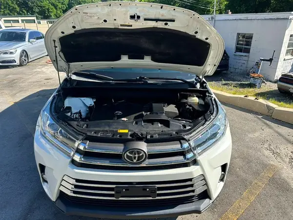 5TDDZRFH9JS890764 2018 TOYOTA HIGHLANDER - Image 8