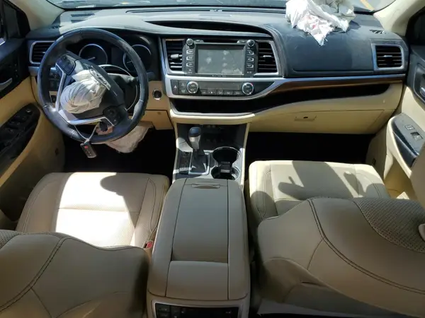 5TDDZRFH9JS891879 2018 TOYOTA HIGHLANDER - Image 8